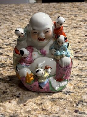 Vintage Chinese famille rose porcelain happy Buddha with 5 children